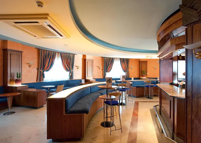 Hotel Elba Lucia Sport & *