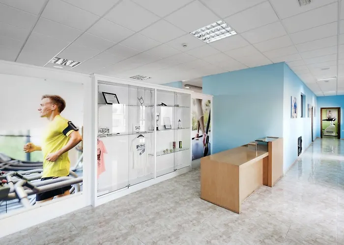 酒店 厄尔巴露西亚运动套房酒店 *