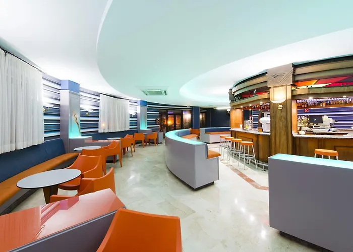 酒店 厄尔巴露西亚运动套房酒店 *