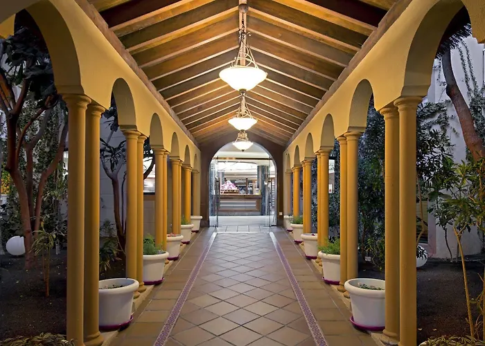 厄尔巴露西亚运动套房酒店 Nuevo Horizonte